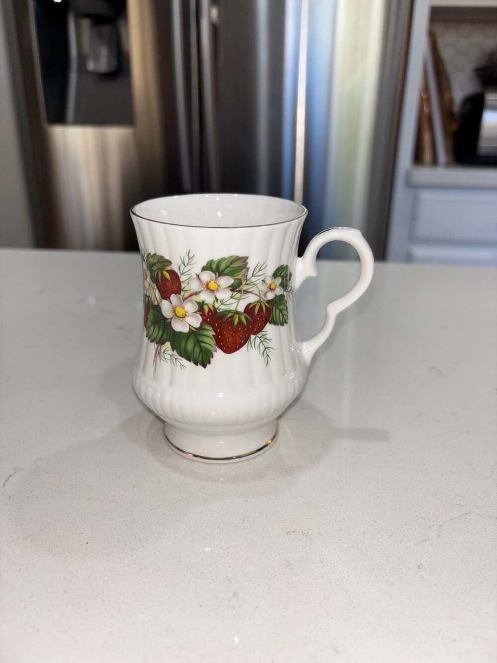 Hammersley Royal Worcester Spode Bone China Strawberry Pattern Footed Mug
